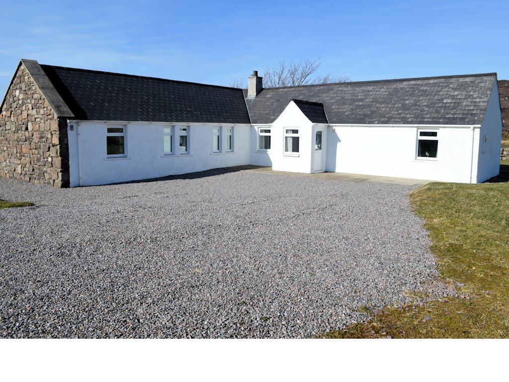 Pets Scotland. Pet friendly holiday homes in Wester Ross Scotland